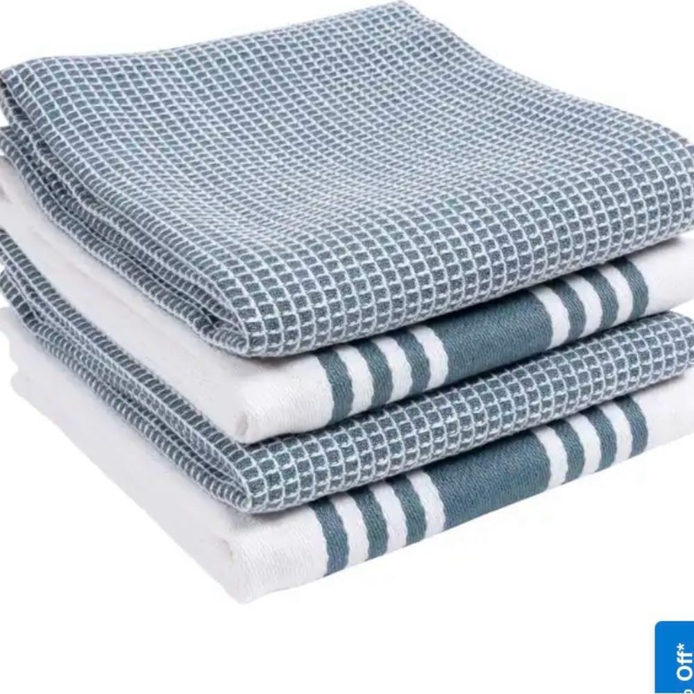 NWT Pantry set of 2 kitchen towels